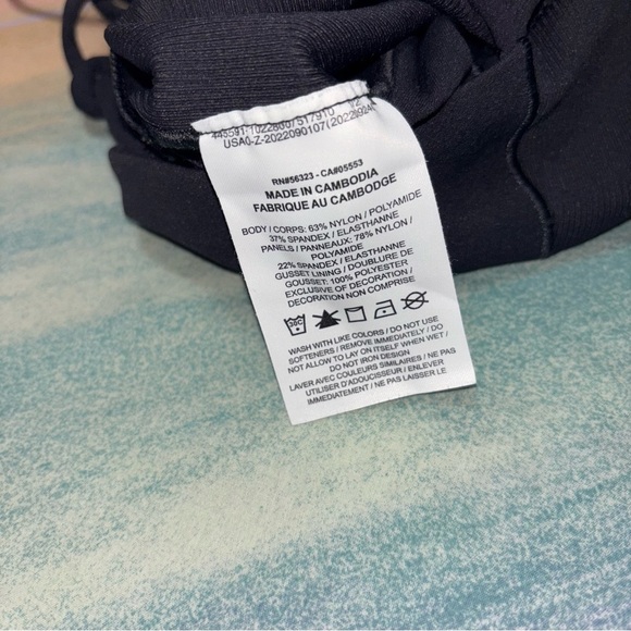 Nike Yoga Luxe Dri-Fit 5 in 1 Jumpsuit Romper size S - Picture 10 of 13